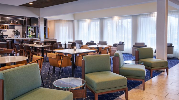 Courtyard by Marriott Detroit Livonia Lobby