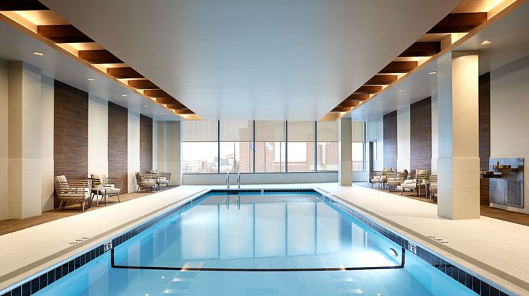 JW Marriott Minneapolis Mall of America Pool