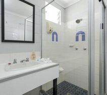 Innisfail City Motel Room