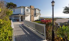 Pelican Inn & Suites