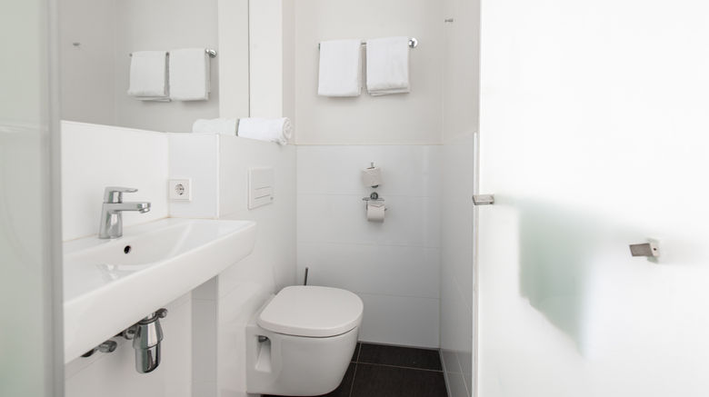<b>easyHotel Amsterdam Arena Boulevard Room</b>. Images powered by <a href="https://www.leonardoworldwide.com/" title="Leonardo Worldwide" target="_blank">Leonardo</a>.
