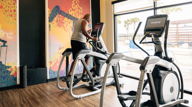 Hotel Indigo Spring-Woodlands Area Health Club