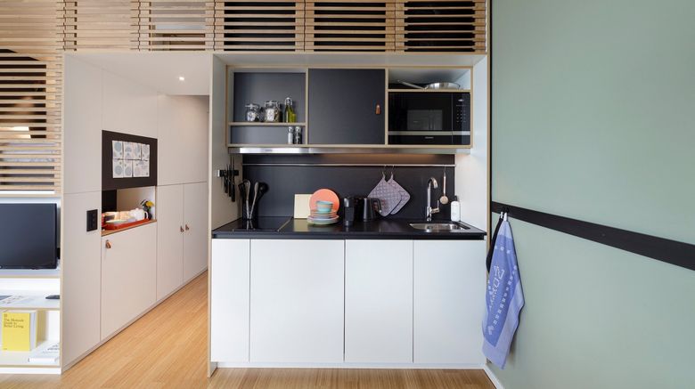 <b>Zoku Vienna Room</b>. Images powered by <a href="https://www.leonardoworldwide.com/" title="Leonardo Worldwide" target="_blank">Leonardo</a>.