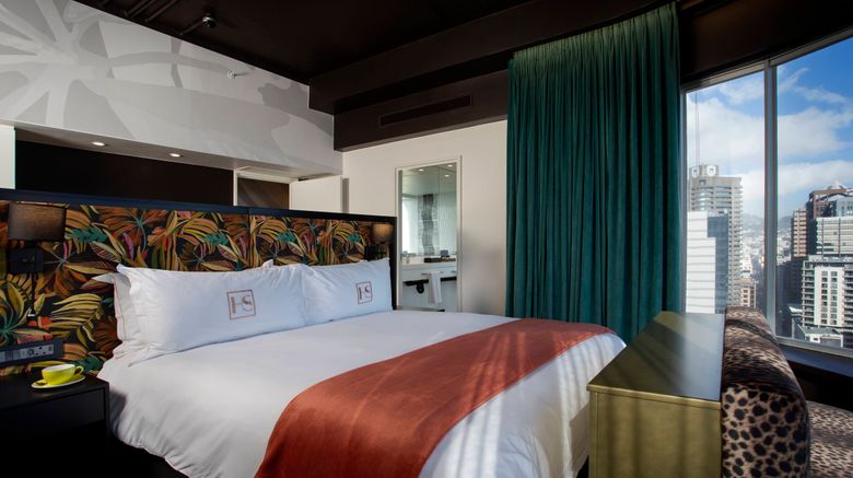 <b>Hotel Sky Cape Town Suite</b>. Images powered by <a href="https://www.leonardoworldwide.com/" title="Leonardo Worldwide" target="_blank">Leonardo</a>.