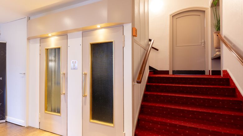 <b>Novum Hotel Continental Hamburg Lobby</b>. Images powered by <a href="https://www.leonardoworldwide.com/" title="Leonardo Worldwide" target="_blank">Leonardo</a>.