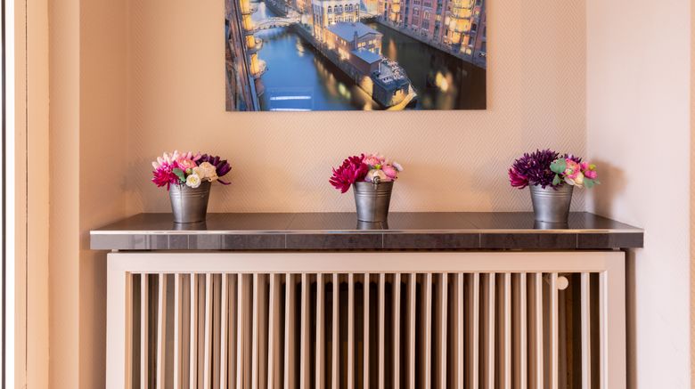 <b>Novum Hotel Continental Hamburg Lobby</b>. Images powered by <a href="https://www.leonardoworldwide.com/" title="Leonardo Worldwide" target="_blank">Leonardo</a>.