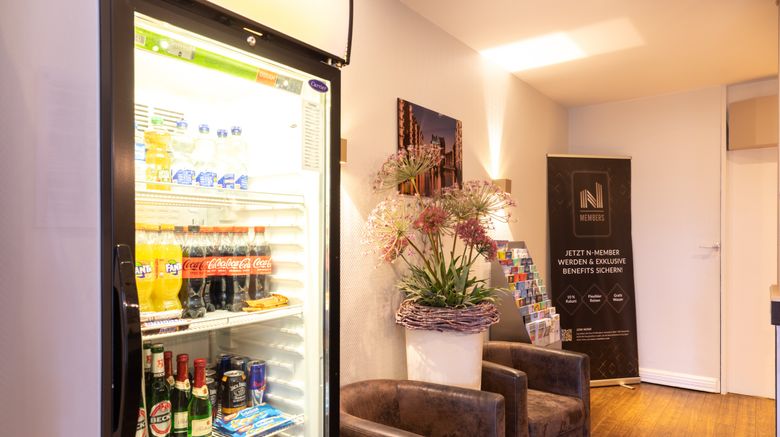 <b>Novum Hotel Continental Hamburg Lobby</b>. Images powered by <a href="https://www.leonardoworldwide.com/" title="Leonardo Worldwide" target="_blank">Leonardo</a>.