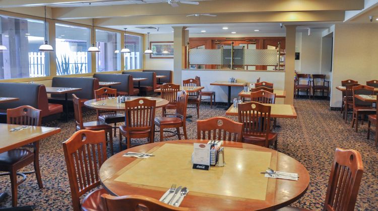 Piccadilly Inn Airport Restaurant