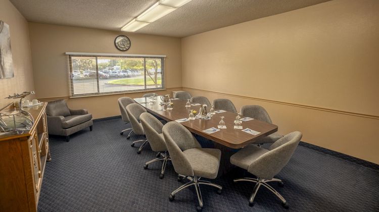 Piccadilly Inn Airport Meeting