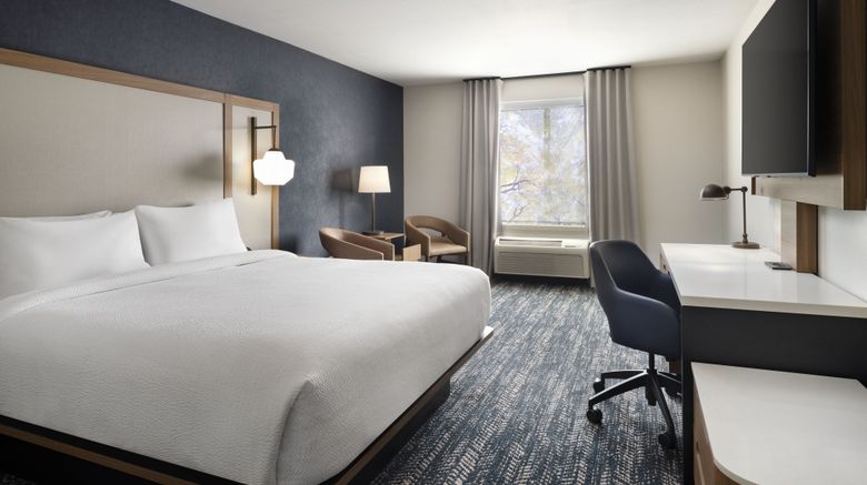 <b>Fairfield Inn & Suites Fresno River Park Room</b>. Images powered by <a href="https://www.leonardoworldwide.com/" title="Leonardo Worldwide" target="_blank">Leonardo</a>.