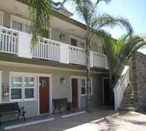 Coronado Island Inn Exterior
