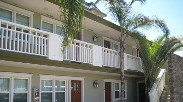 Coronado Island Inn Exterior