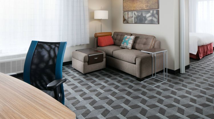 TownePlace Suites Kansas City Airport Room
