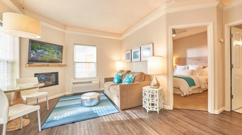 <b>Lithia Springs Inn Room</b>. Images powered by <a href="https://www.leonardoworldwide.com/" title="Leonardo Worldwide" target="_blank">Leonardo</a>.
