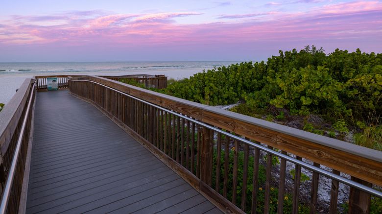 <b>Marriott's Crystal Shores Beach</b>. Images powered by <a href="https://www.leonardoworldwide.com/" title="Leonardo Worldwide" target="_blank">Leonardo</a>.