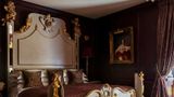 <b>Hazlitts Hotel Suite</b>. Images powered by <a href="https://www.leonardoworldwide.com/" title="Leonardo Worldwide" target="_blank">Leonardo</a>.