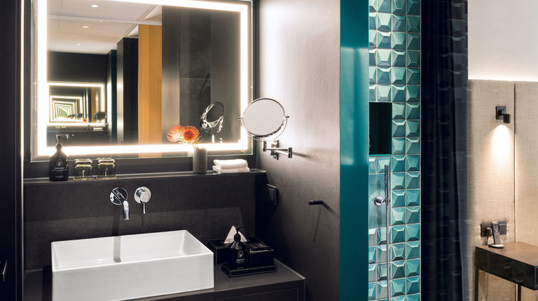 <b>Boutique Hotel Esplanade Room</b>. Images powered by <a href="https://www.leonardoworldwide.com/" title="Leonardo Worldwide" target="_blank">Leonardo</a>.