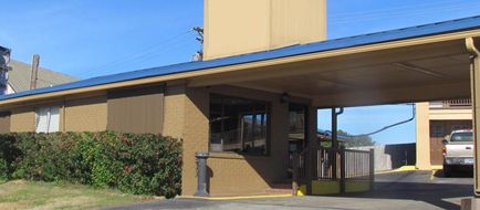 Xecutive Inn and Suites Exterior