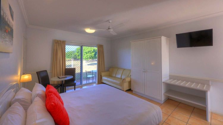 Heritage Lodge Motel Room