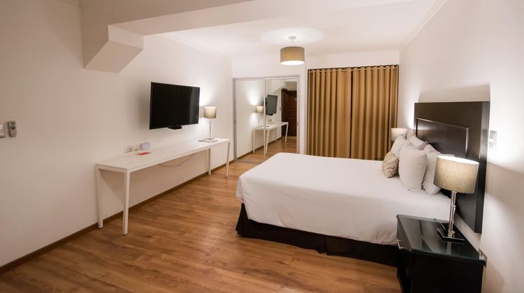 El Polo Aparthotel Room