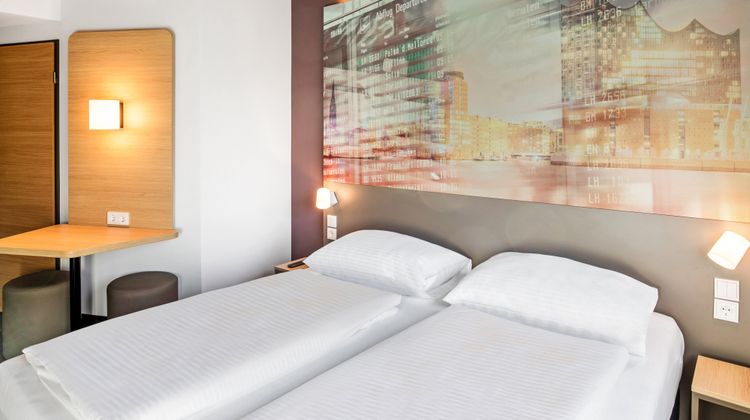 B&B HOTEL Hamburg-Airport Room