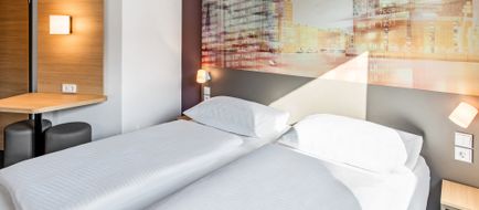 B&B HOTEL Hamburg-Airport Exterior