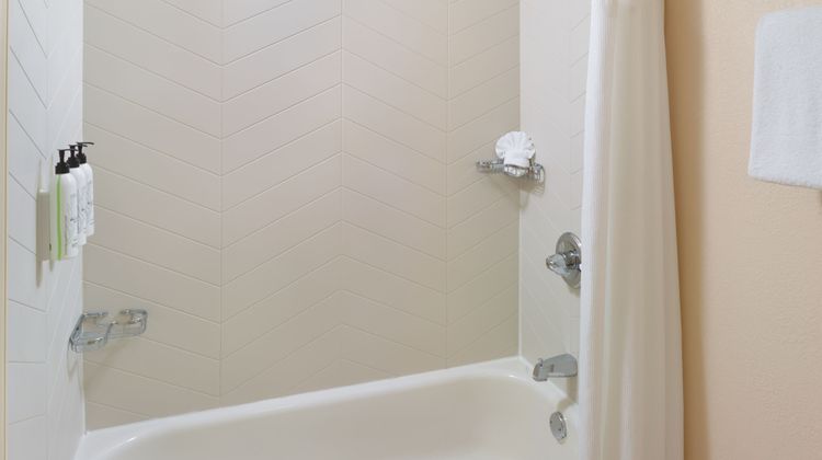 Fairfield Inn/Suites Atlanta-Alpharetta Room