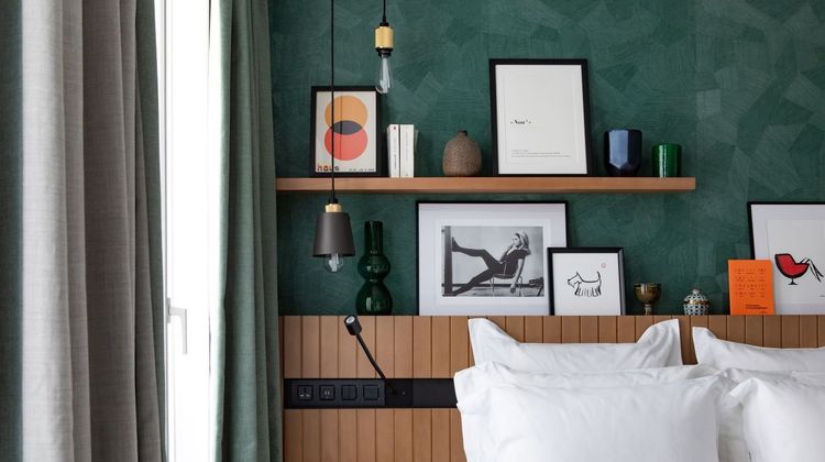 Maison Mere Room