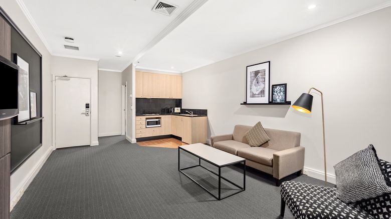 <b>Melbourne City Suites Room</b>. Images powered by <a href="https://www.leonardoworldwide.com/" title="Leonardo Worldwide" target="_blank">Leonardo</a>.