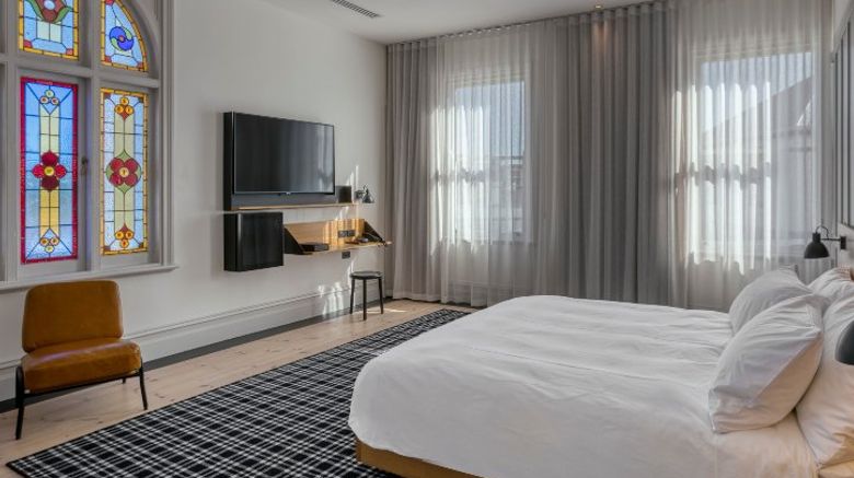 <b>Shamrock Hotel Room</b>. Images powered by <a href="https://www.leonardoworldwide.com/" title="Leonardo Worldwide" target="_blank">Leonardo</a>.
