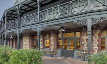 Farmers' Home Hotel