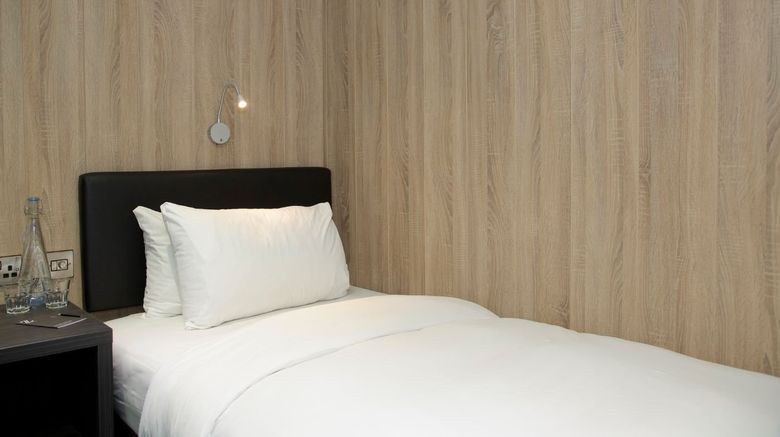 <b>The Z Hotel Glasgow Room</b>. Images powered by <a href="https://www.leonardoworldwide.com/" title="Leonardo Worldwide" target="_blank">Leonardo</a>.