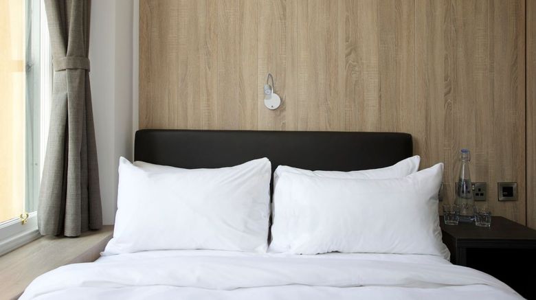 <b>The Z Hotel Glasgow Room</b>. Images powered by <a href="https://www.leonardoworldwide.com/" title="Leonardo Worldwide" target="_blank">Leonardo</a>.