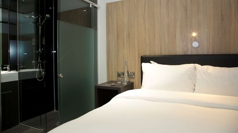 <b>The Z Hotel Glasgow Room</b>. Images powered by <a href="https://www.leonardoworldwide.com/" title="Leonardo Worldwide" target="_blank">Leonardo</a>.
