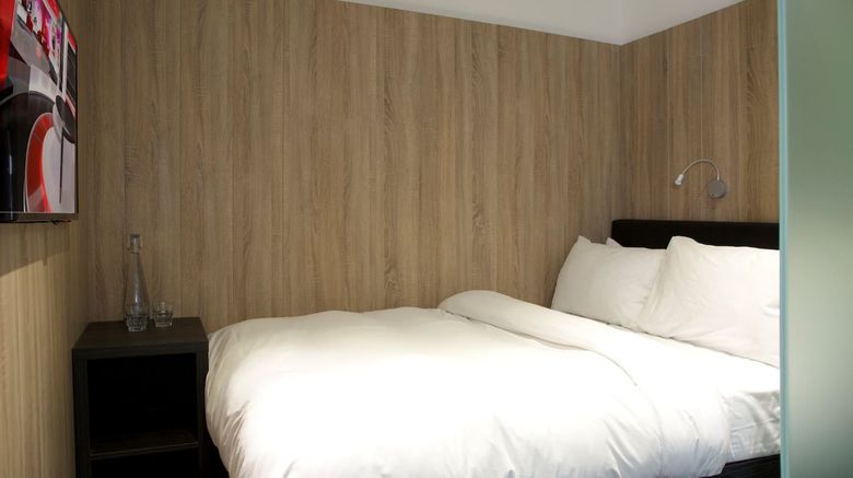 <b>The Z Hotel Glasgow Room</b>. Images powered by <a href="https://www.leonardoworldwide.com/" title="Leonardo Worldwide" target="_blank">Leonardo</a>.