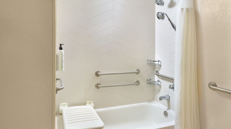 Fairfield Inn & Suites Atlanta Buckhead Room