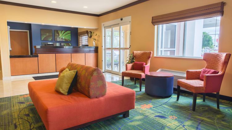 Fairfield Inn & Suites Fargo Lobby