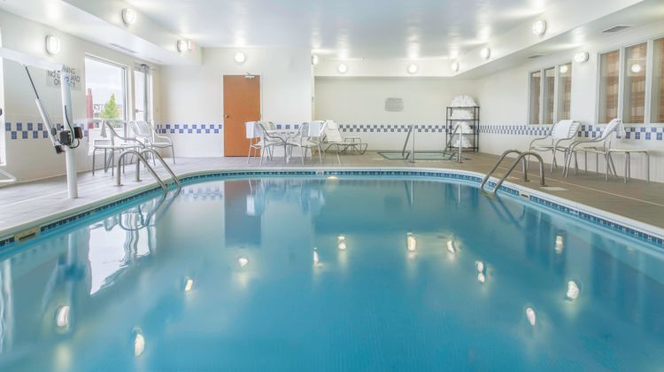 Fairfield Inn & Suites Fargo Pool