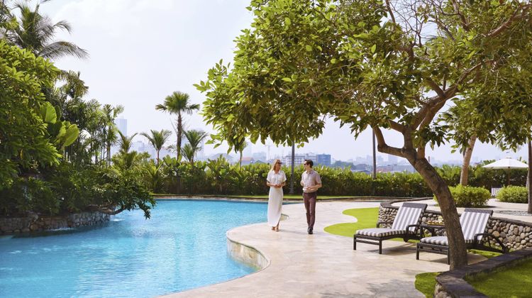 JW Marriott Hotel Surabaya Pool