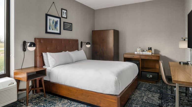 <b>Four Points by Sheraton Westchester Room</b>. Images powered by <a href="https://www.leonardoworldwide.com/" title="Leonardo Worldwide" target="_blank">Leonardo</a>.