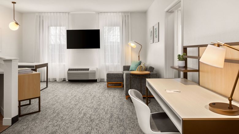<b>TownePlace Suites Chicago/Lombard Room</b>. Images powered by <a href="https://www.leonardoworldwide.com/" title="Leonardo Worldwide" target="_blank">Leonardo</a>.