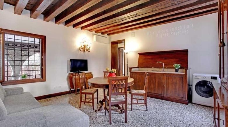 <b>Hotel Cannaregio 2357 Room</b>. Images powered by <a href="https://www.leonardoworldwide.com/" title="Leonardo Worldwide" target="_blank">Leonardo</a>.