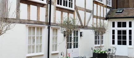 Lion & Pheasant Hotel Exterior