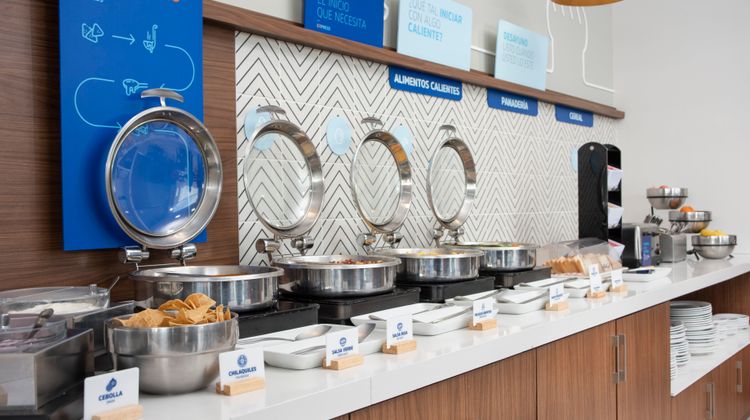 Holiday Inn Express Guadalajara Iteso Restaurant