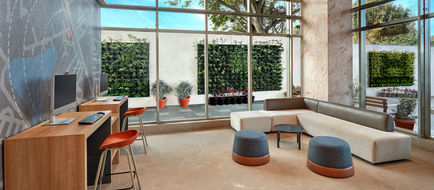 Holiday Inn Express Lobby