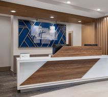 Holiday Inn Express & Suites Terre Haute Exterior
