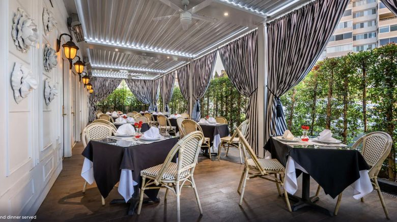 <b>Beverly Hills Plaza Hotel & Spa Restaurant</b>. Images powered by <a href="https://www.leonardoworldwide.com/" title="Leonardo Worldwide" target="_blank">Leonardo</a>.