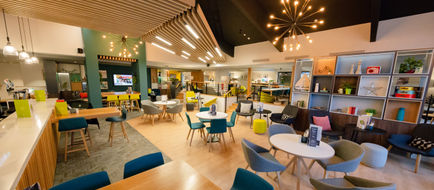 Holiday Inn Newport Exterior