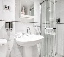 Park Regis Concierge Apartments Room