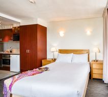 Park Regis Concierge Apartments Room
